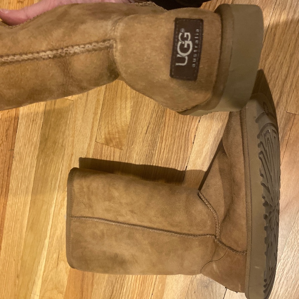 Ugg size W9